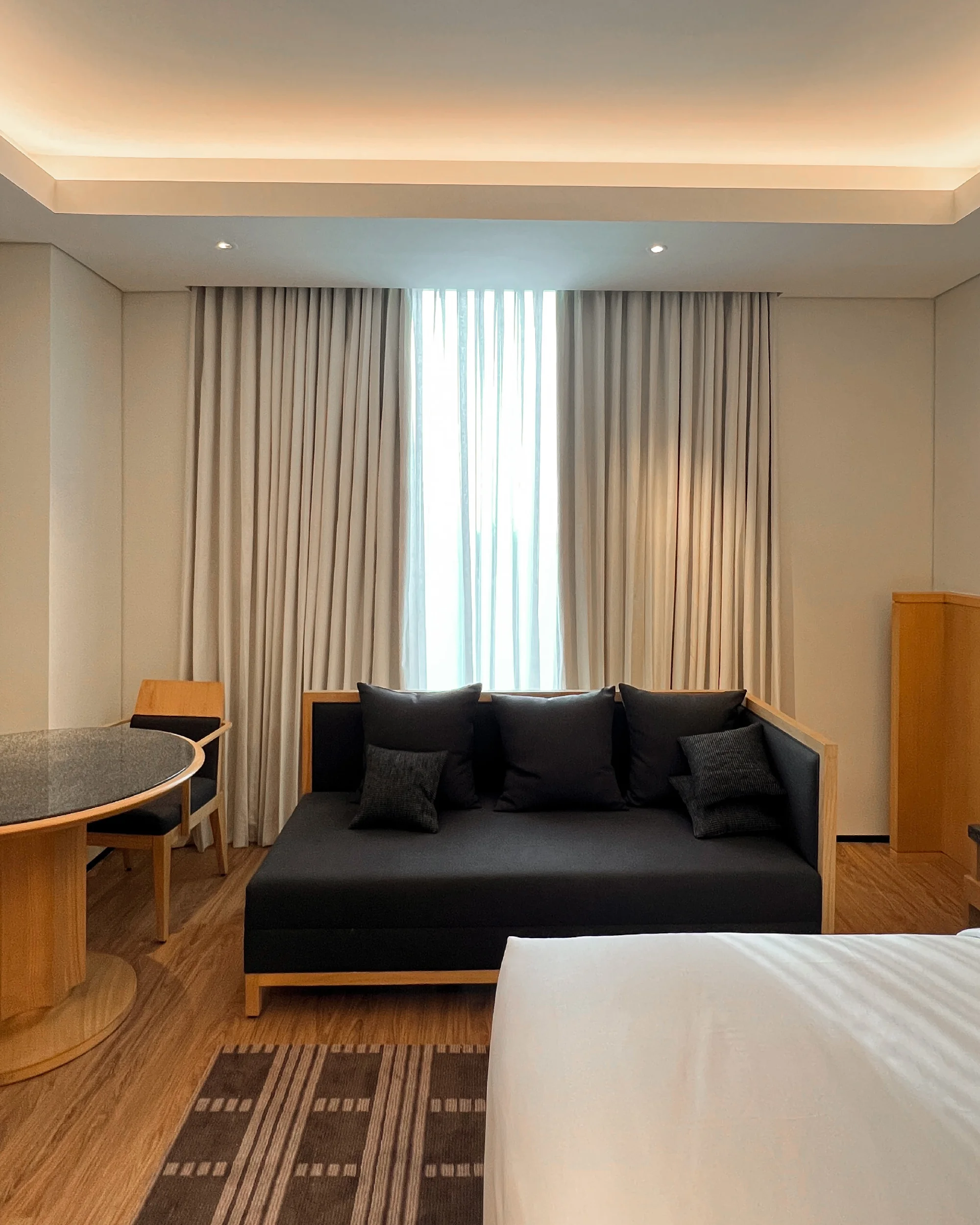 TENTREM HOTEL — 4