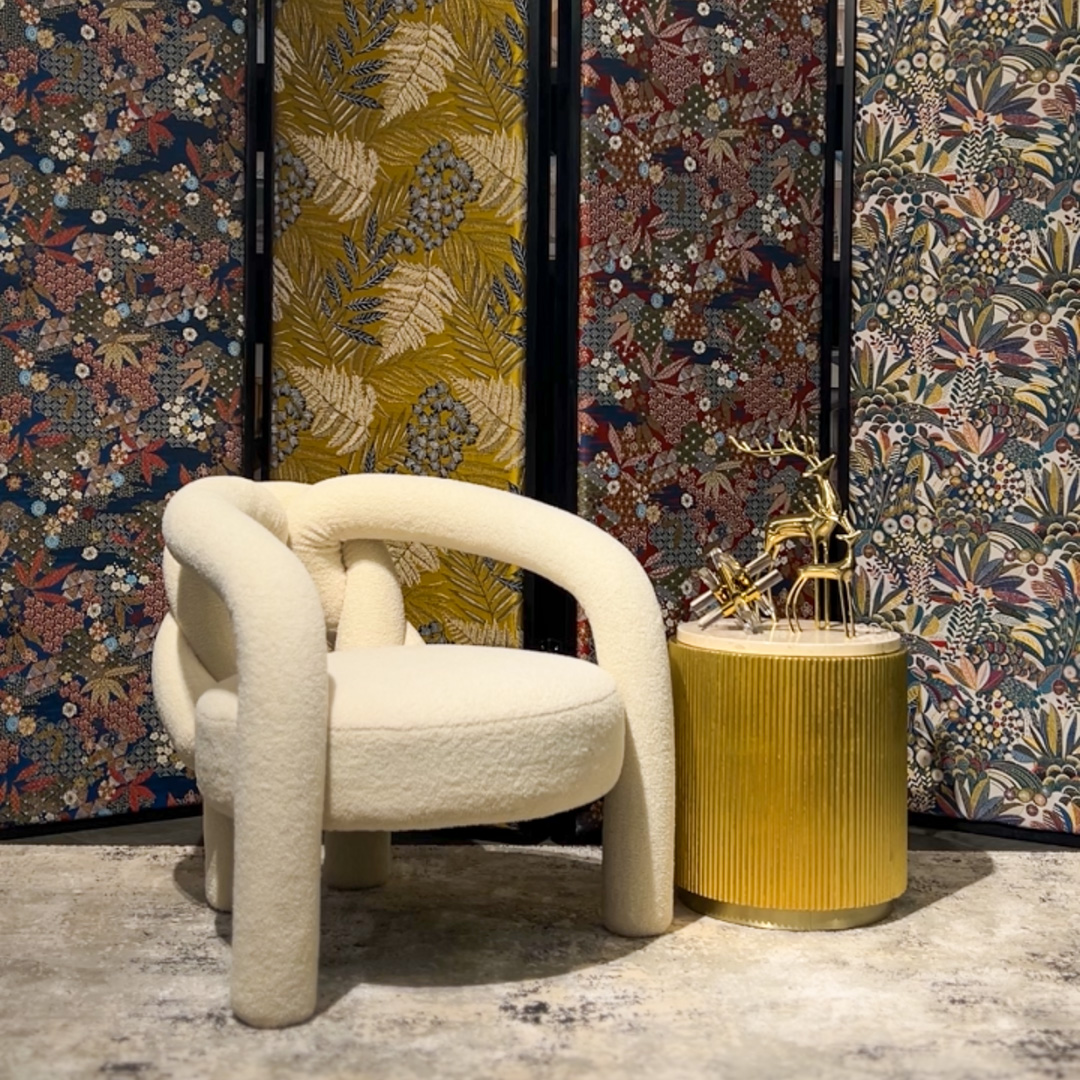 Super Sweet And Funky, Koleksi Groovy Armchair Dari Serba Antik